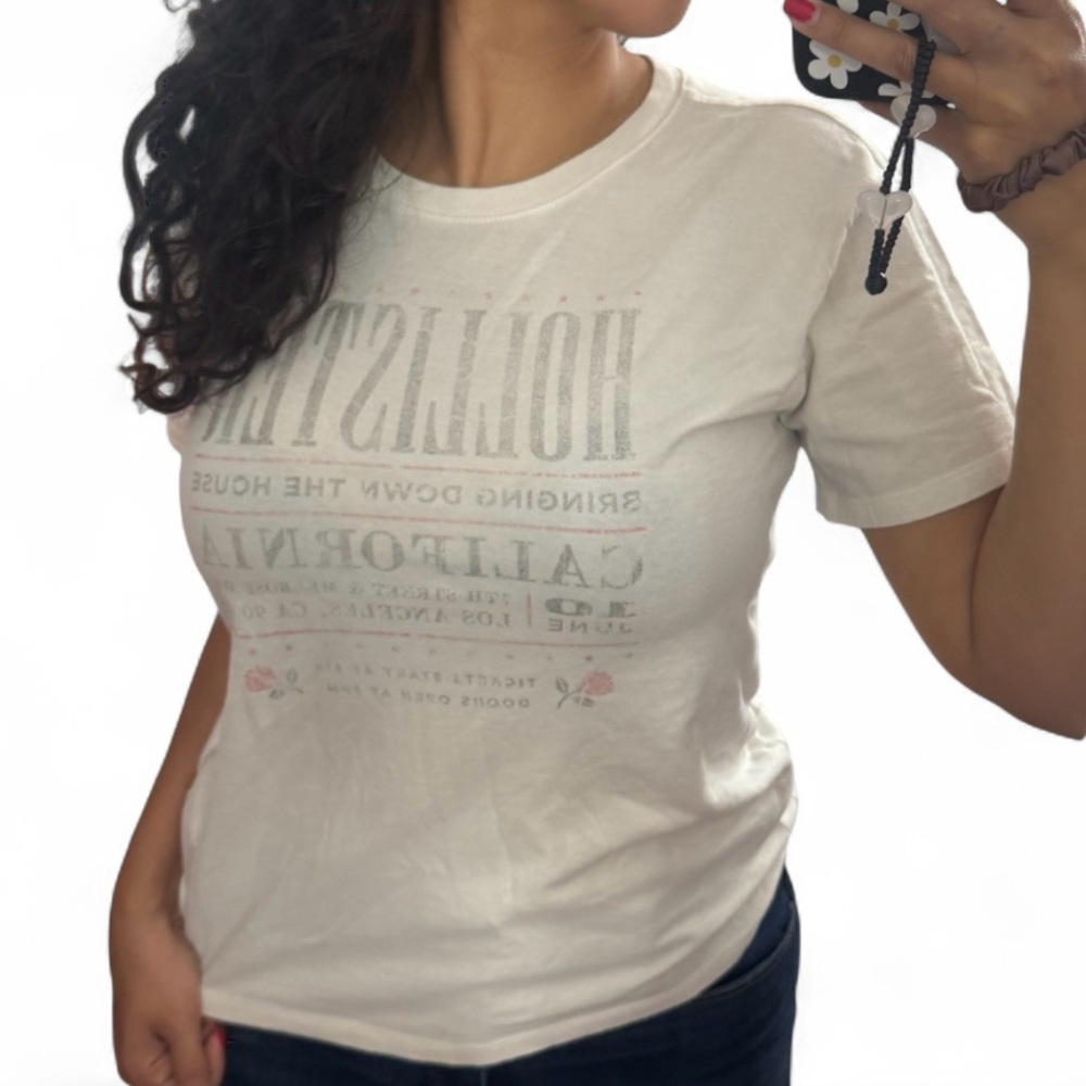 Hollister Size XS 100% Cotton White Graphic Tee T-Shirt White Women’s Shirt